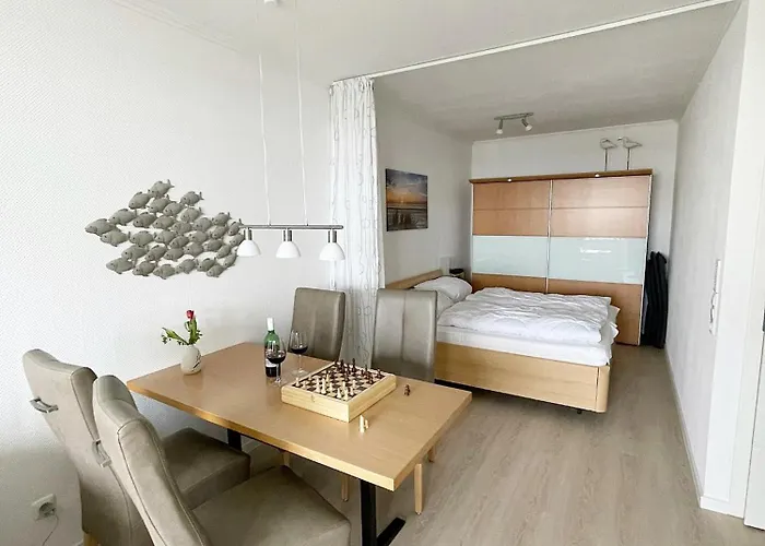 Vier Jahreszeiten 3-83 * Großenbrode